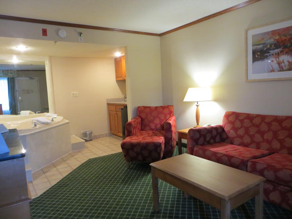 Baymont By Wyndham Kalamazoo East Bagian luar foto