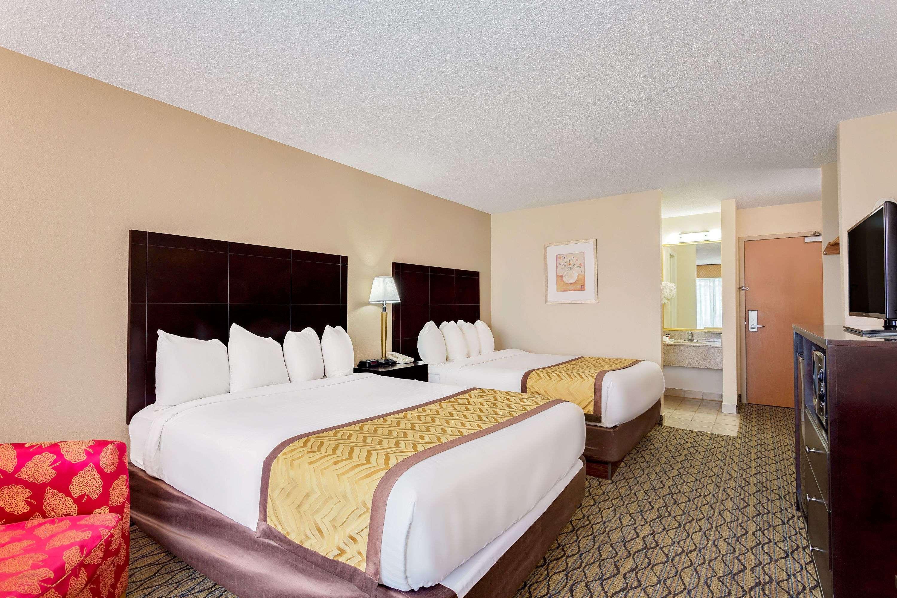 Baymont By Wyndham Kalamazoo East Bagian luar foto