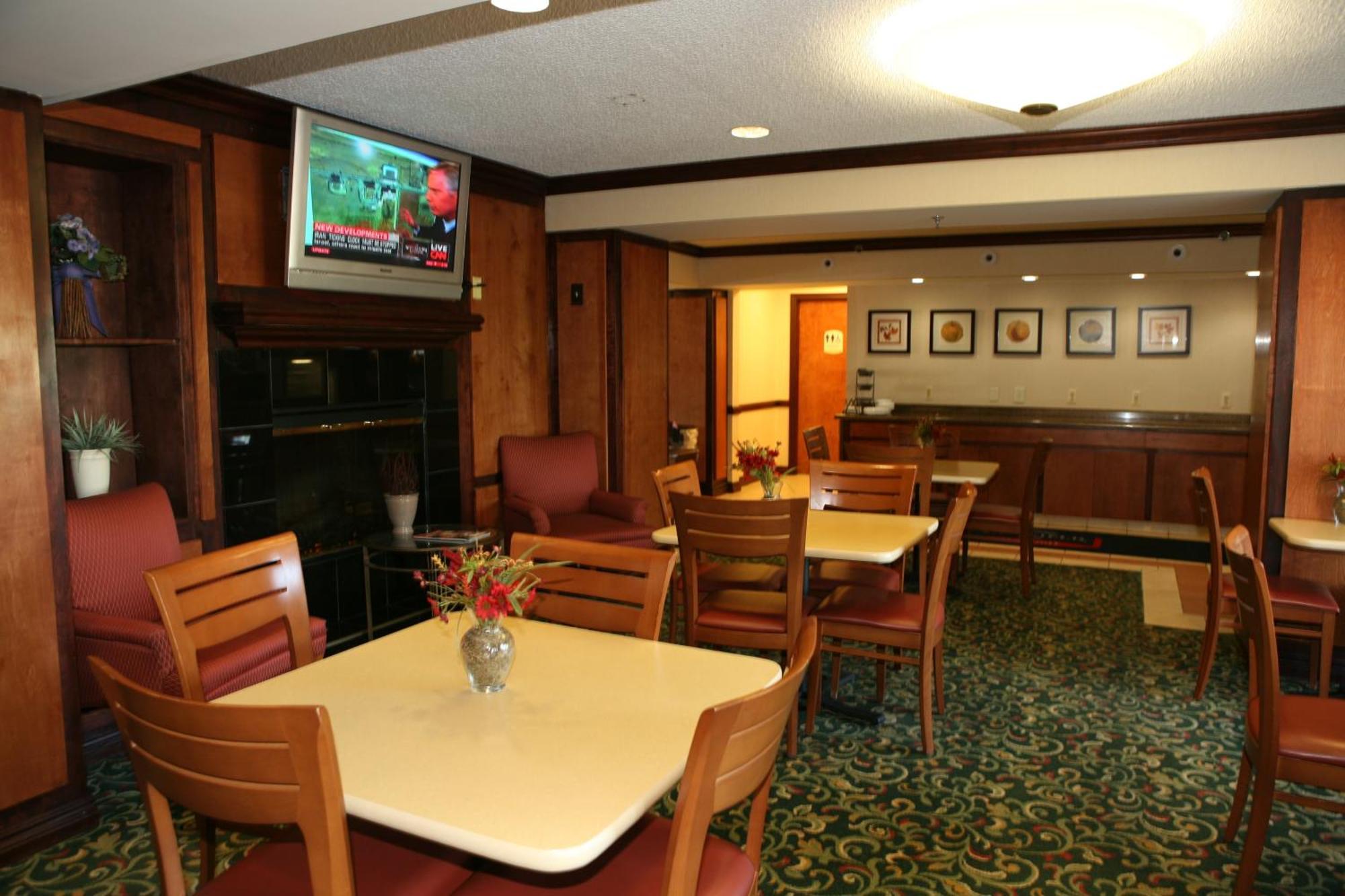 Baymont By Wyndham Kalamazoo East Bagian luar foto