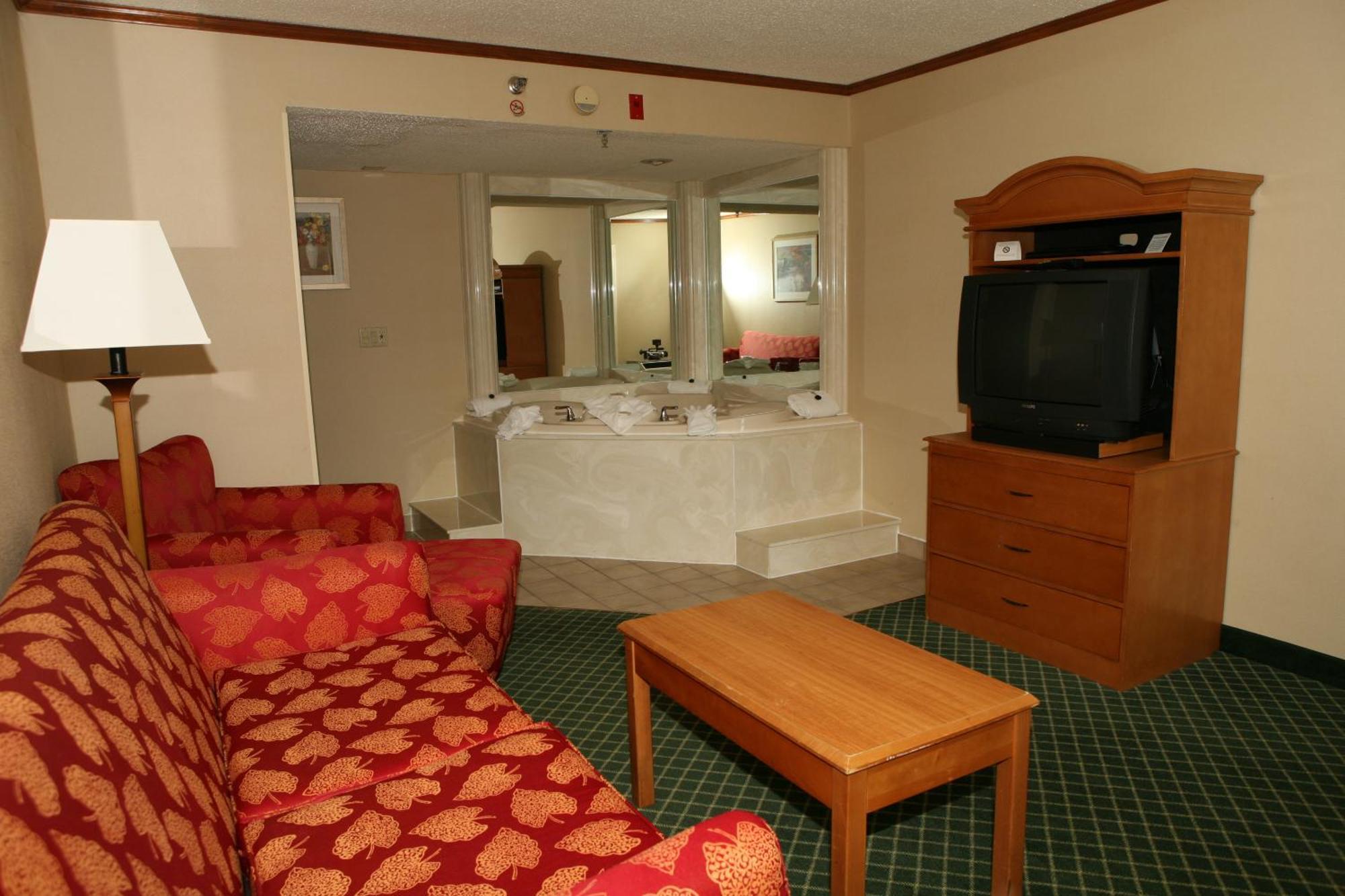 Baymont By Wyndham Kalamazoo East Bagian luar foto