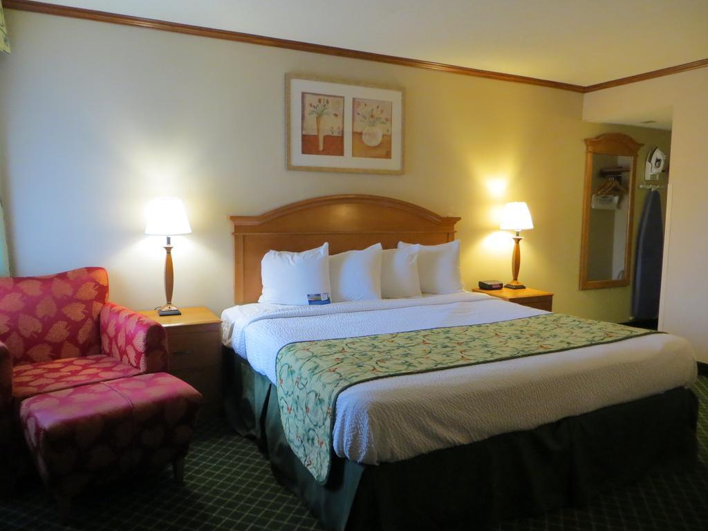 Baymont By Wyndham Kalamazoo East Bagian luar foto